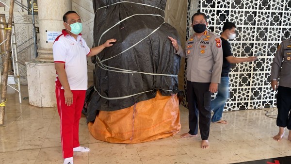 Mimbar Masjid Raya Makassar dibakar OTK-1632560535