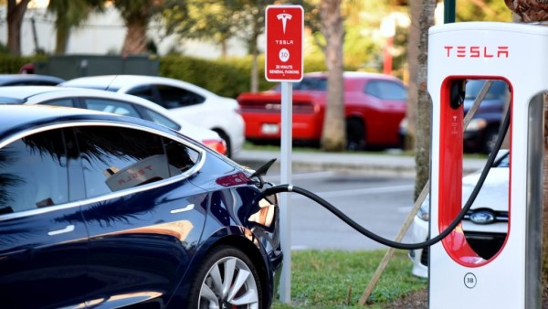 Tesla-1633913233