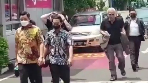 Iwan fals (net)-1636009997