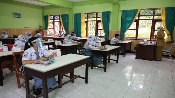Suasana belajar di dalam kelas-1640332824