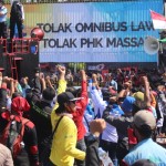 Ilustrasi aksi unjuk rasa di depan gedung DPR RI-1651821061