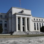 Foto Dokumen: Gedung Dewan Federal Reserve di Constitution Avenue digambarkan di Washington, AS, 19 Maret 2019. ANTARA REUTERS/Leah Millis-1669950380