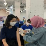 Foto Arsip - Salah seorang warga saat melakukan vaksinasi COVID-19 di Kota Surabaya. (ANTARA/HO-Diskominfo Surabaya)-1674618884