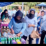 Ilustrasi - Bupati Sleman Kustini Sri Purnomo saat meninjau stand UMKM Kuliner Kecamatan Turi, Sleman. ANTARA/Victorianus Sat Pranyoto-1672909958