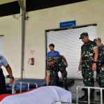 Jenazah prajurit TNI yang tewas di Papua tiba di Bandara Lombok-1674801234