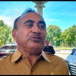 Kepala Dinas PUPR Nusa Tenggara Barat (NTB), Ridwan Syah saat dikonfirmasi wartawan di Kantor Gubernur NTB di Mataram, Senin (9/1/2023). (ANTARA/Nur Imansyah).-1673256452