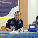 Kepala Kantor Imigrasi Kelas I Non TPI Manokwari Iman Teguh Adianto. ANTARA/Tri Adi Santoso-1672991243