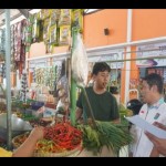 Tim Satgas Pangan Kota Pekalongan melakukan pantauan ketersediaan dan pasokan kebutuhan pokok di pasar tradisional, Senin (9/1/2023). (ANTARA/Kutnadi)-1673423141