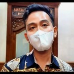 Wali Kota Surakarta Gibran Rakabuming Raka memberikan keterangan kepada wartawan di Surakarta, Jawa Tengah, Senin (2/1/2023). (ANTARA/Aris Wasita)-1673585783