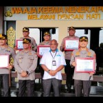 Ombudsman Papua Barat beri penghargaan layanan publik untuk 5 Polres-1677564056