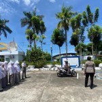 Personil Sat Lantas Polres Agam sedang memberikan materi tentang membawa kendaraan.-1676010705