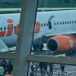 Pesawat di Kupang batal terbang akibat pintu darurat dibuka penumpang-1677394675