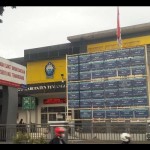 Sejumlah pengendara melintas di depan RSUD Temanggung. ANTARA/Heru Suyitno-1675656136