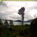 Gambar saat gunung anak Krakatau erupsi tadi pagi (ANTARA/HO)-1679997635