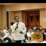 Kepala Dinas Perdagangan dan Perindustrian Kepri Aries Fhariandi (pegang mikrofon). ANTARA/Nikolas Panama-1679555796