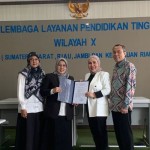 LLdikti Wilayah X serahkan SK penggabungan dua perguruan tinggi-1680087542