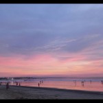 Pantai Kuta dipadati pengunjung pada libur cuti bersama Hari Nyepi-1679640800