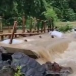 Tanggul Sungai Piji dan Dawe di Kudus jebol-1677729007