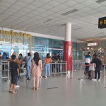 Arus Balik Lebaran Idul Fitri di Bandara Depati Amir Pangkalpinang pqda Selasa terpantau normal (Aprionis)-1682420328