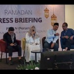 General Manager PLN UID Jawa Barat Susiana Mutia (tengah). (ANTARA/Ajat Sudrajat)-1681801795