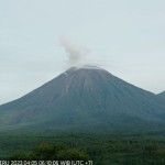 Gunung Semeru mengalami 14 kali gempa letusan-1680669497