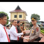 Kapolres Asahan berikan penghargaan personel yang berprestasi-1680762608