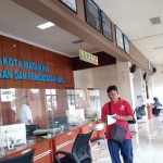Kunjungan layanan adminduk di Dukcapil Mataram selama Ramadan stabil-1680493027