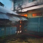 Lima armada Damkar Kota Jambi padamkan api bakar rumah tahfiz-1682231996