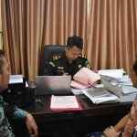 Penyidik serahkan tersangka korupsi perjalanan dinas di DPRD ke JPU-1680763897