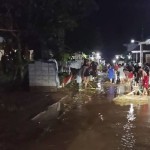 Tim gabungan evakuasi puluhan KK terdampak banjir di Lumajang-1682674405