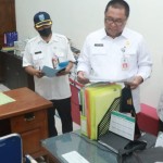 Tim monev melakukan inspeksi mendadak di salah satu OPD di Pemkab Probolinggo, Rabu (26/4/2023). (ANTARA/HO-Diskominfo Probolinggo)-1682583305