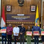 BPJAMSOSTEK Banuspa serahkan penghargaan Paritrana Award Provinsi Bali-1683712171