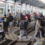 Foto arsip. Penumpang di Stasiun Jember (ANTARA/HO-Humas KAI Daop 9 Jember)-1685528565