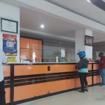 Masyarakat yang melakukan pelayanan di Kantor Pos Jayapura. ANTARA/Qadri Pratiwi-1684127697