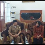 Menteri Sosial Tri Rismaharini berkunjung ke Provinsi Bengkulu, Selasa. (9/5/2023) (FOTO ANTARA/Boyke Ledy Watra)-1683620423