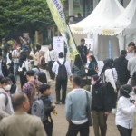 Pengunjung bursa kerja di Purwakarta. (ANTARA/HO-Pemkab Purwakarta)-1684915183