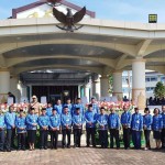 Sekda Papua Barat Dance Sangkek bersama seluruh peserta upacara Harkitnas ke-115 tahun 2023 (ANTARA/Tri Adi Santoso)-1684740423