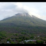 Arsip Foto - Ile Lewotolok di Kecamatan Ile Ape, Kabupaten Lembata, Provinsi Nusa Tenggara Timur. (ANTARA FOTO/Kornelis Kaha/aww/pri)-1685672535
