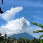 Gunung Ibu luncurkan abu setinggi 1.000 meter ke timur laut-1687512876