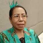 Kepala Dinas Pemberdayaan Perempuan Perlindungan Anak Keluarga Berencana Biak Numfor Johanna Nap. ANTARA/Muhsidin-1685956077