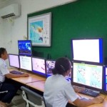 Petugas BMKG saat memantau kondisi situasi di wilayah Papua. ANTARA/Qadri Pratiwi-1686308039