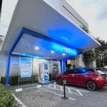 Salah satu Stasiun Pengisian Kendaraan Listrik Umum (SPKLU) yang dibangun PLN di Jawa Timur. (ANTARA/HO-Humas PLN)-1686731923