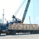 Sebanyak 2.300 ton semen curah tipe V untuk proyek smelter Amman, di Sumbawa, NTB. ANTARA/HO-MPXL.-1687773337