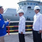 Sejumlah direksi bersama para pekerja PT PAL melakukan peninjauan. (ANTARA/HO-Humas PT PAL Indonesia)-1687941477