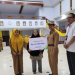 BPJS TK serahkan santunan kematian kepada dua ahli waris ASN Selayar-1688460139