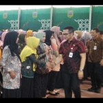 Bupati Kudus Hartopo saat menyapa ratusan guru usai dilantik menjadi ASN jabatan fungsional guru. (ANTARA/Akhmad Nazaruddin Lathif)-1689838902