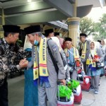 Dokumen: pelepasan jamaah haji asal Kota Mataram, Provinsi Nusa Tenggara Barat, tahun 2023. (Foto: ANTARA/Nirkomala)-1689587674