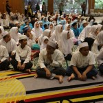Foto Arsip - Sejumlah anak-anak sedang mengikuti kegiatan di salah satu masjid di Kota Surabaya. (ANTARA/HO-Diskominfo Surabaya)-1688460875
