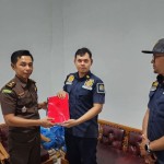 Imigrasi Agam serahkan tersangka warga Tiongkok ke Kejaksaan-1689235037