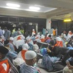 Jamaah haji asal Provinsi Riau tiba di Pekanbaru, Kamis (6/7/2023) dinihari, FOTO ANTARA/HO-Humas Kemenag Riau.-1688632931
